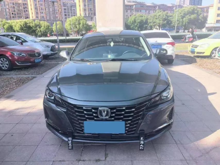 2022 ChangAn Raeton CC 1.5T 188HP L4 7DCT,autocango,china used car exporter,china ev exporter,chinese used car exporter,chinese used ev exporter