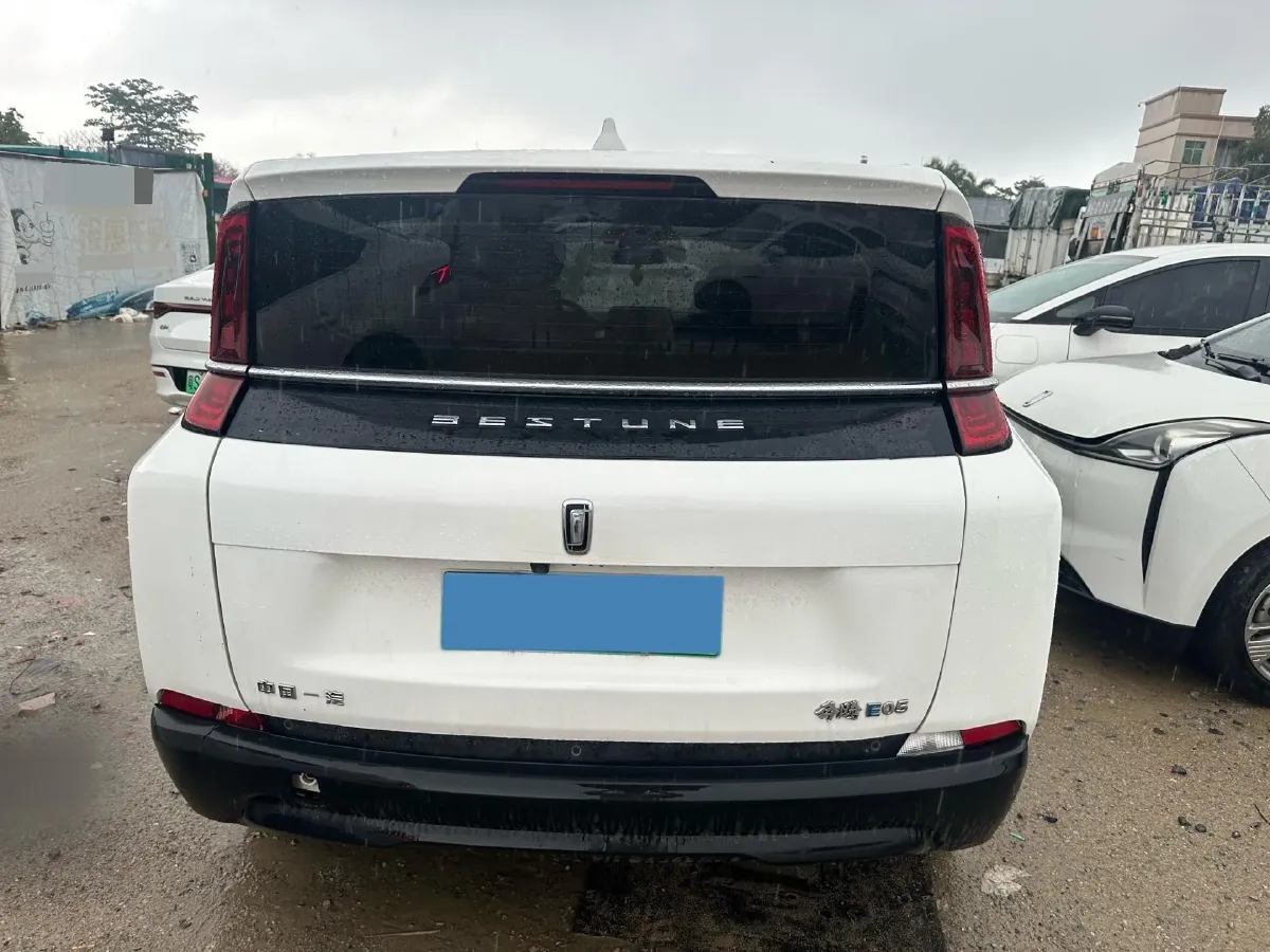 2022 JMC YuHu 7 2.0T 141HP L4 8AT,autocango,china used car exporter,china ev exporter,chinese used car exporter,chinese used ev exporter