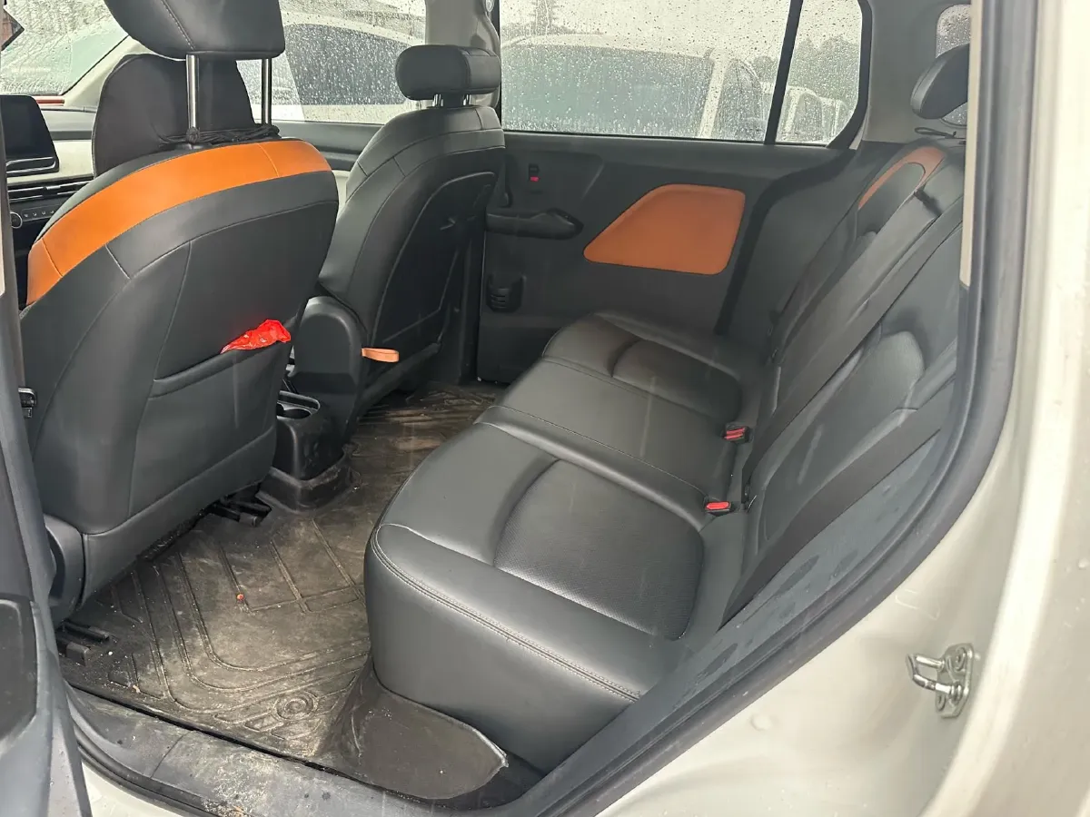 2022 JMC YuHu 7 2.0T 141HP L4 8AT,autocango,china used car exporter,china ev exporter,chinese used car exporter,chinese used ev exporter
