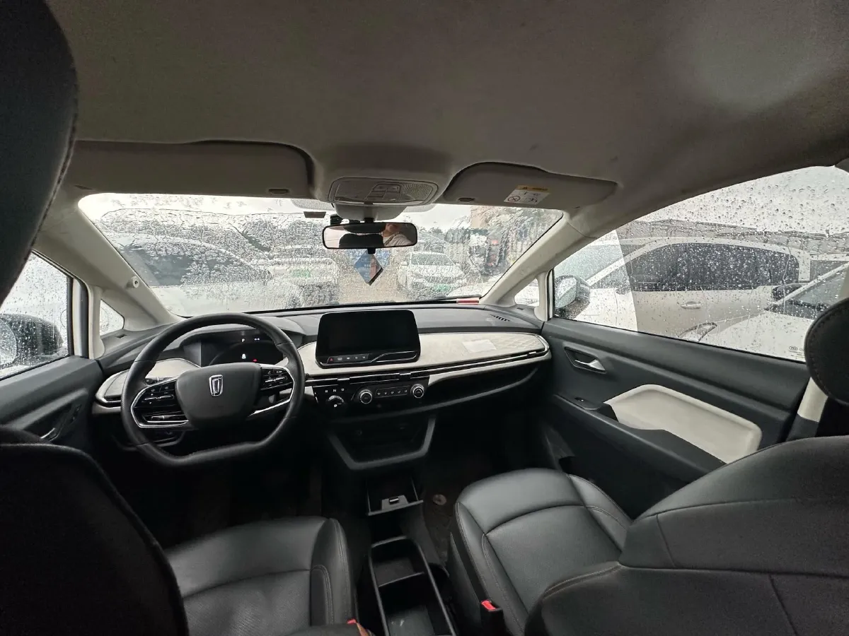 2022 JMC YuHu 7 2.0T 141HP L4 8AT,autocango,china used car exporter,china ev exporter,chinese used car exporter,chinese used ev exporter