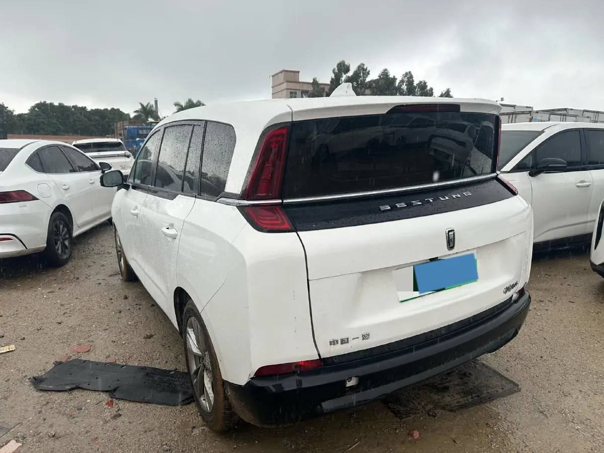 2022 JMC YuHu 7 2.0T 141HP L4 8AT,autocango,china used car exporter,china ev exporter,chinese used car exporter,chinese used ev exporter