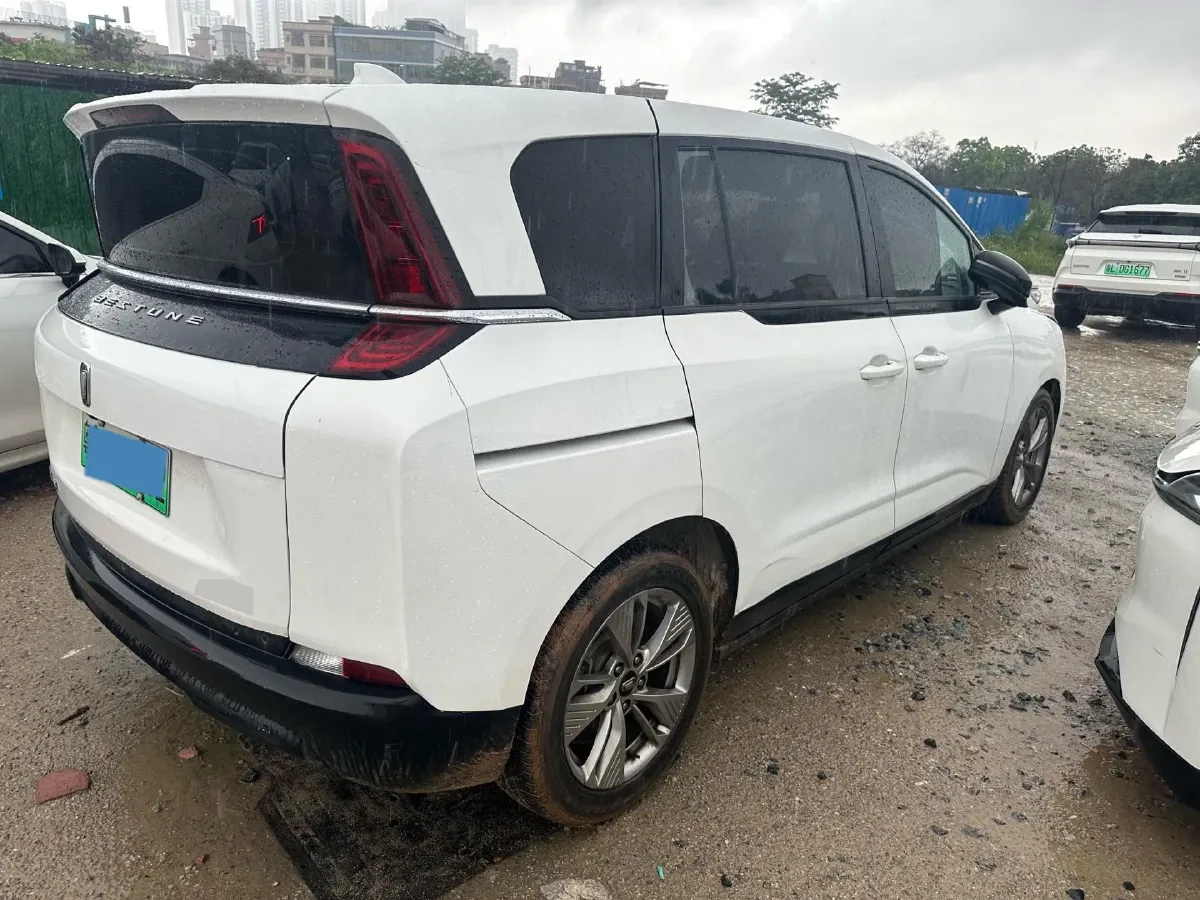 2022 JMC YuHu 7 2.0T 141HP L4 8AT,autocango,china used car exporter,china ev exporter,chinese used car exporter,chinese used ev exporter