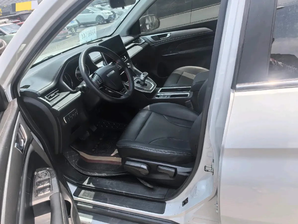 2021 Haval M6 1.5T 150HP L4 7DCT,autocango,china used car exporter,china ev exporter,chinese used car exporter,chinese used ev exporter