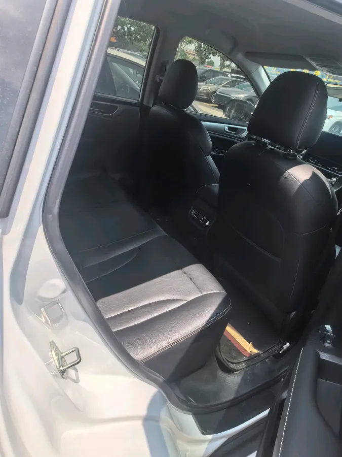 2021 Haval M6 1.5T 150HP L4 7DCT,autocango,china used car exporter,china ev exporter,chinese used car exporter,chinese used ev exporter