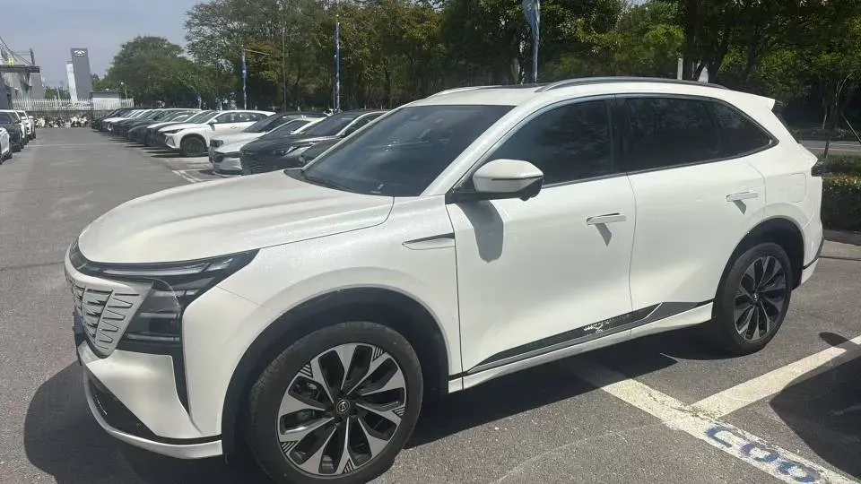 2025 ChangAn CS75 Plus 2.0T 233HP L4 8AT,autocango,china used car exporter,china ev exporter,chinese used car exporter,chinese used ev exporter