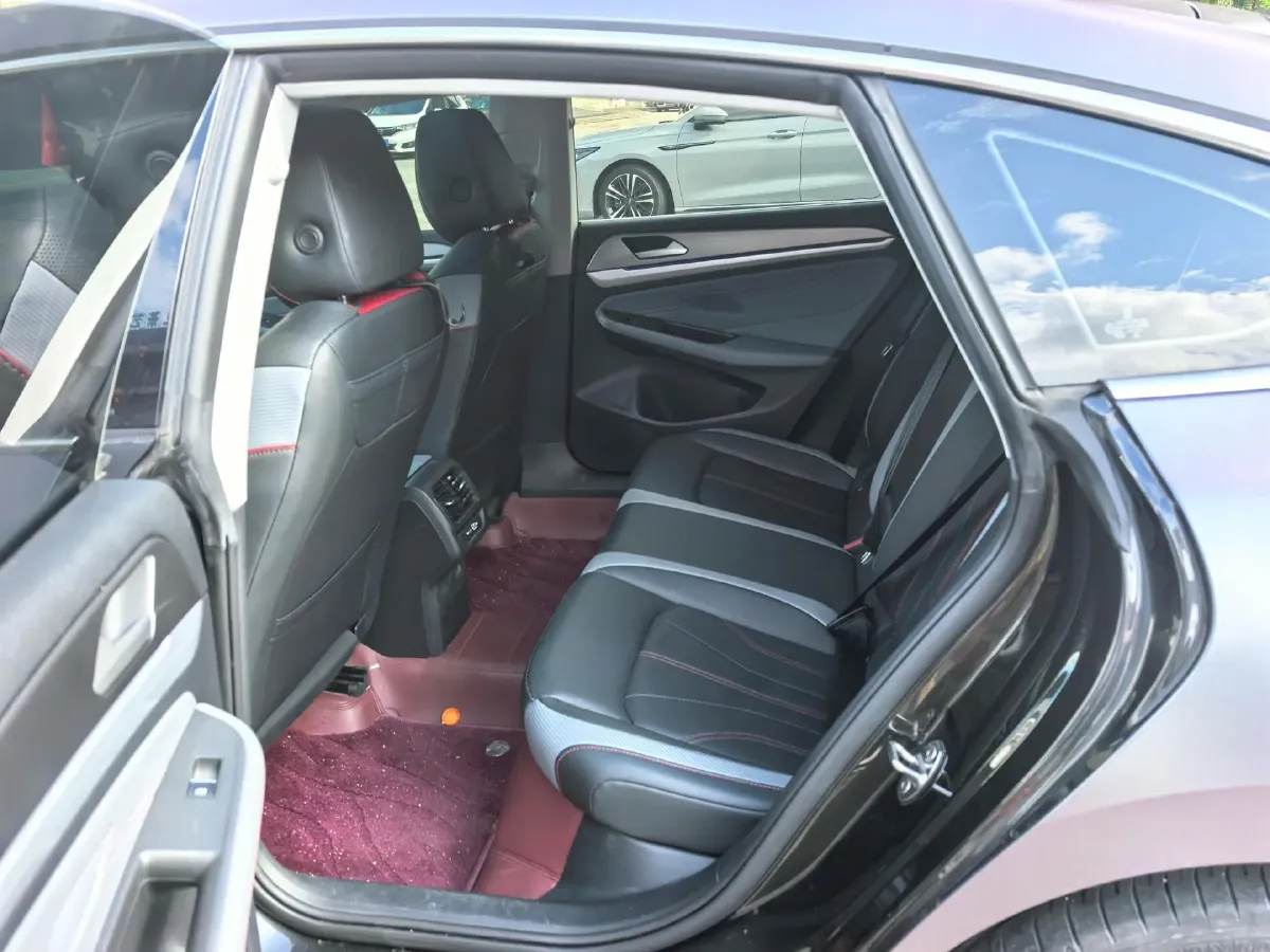 2022 Skoda Superb 2.0T 186HP L4 7DCT,autocango,china used car exporter,china ev exporter,chinese used car exporter,chinese used ev exporter