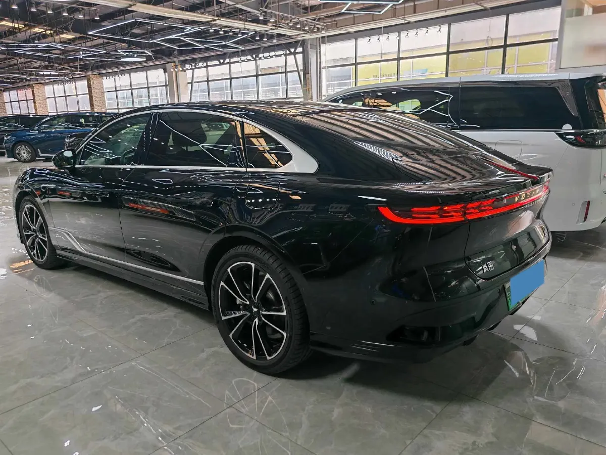 2024 Voyah ZhuiGuang 1.5T 136HP L4 PHEV 43KWH,autocango,china used car exporter,china ev exporter,chinese used car exporter,chinese used ev exporter