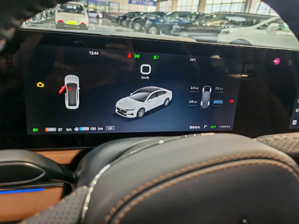 2024 Voyah ZhuiGuang 1.5T 136HP L4 PHEV 43KWH,autocango,china used car exporter,china ev exporter,chinese used car exporter,chinese used ev exporter