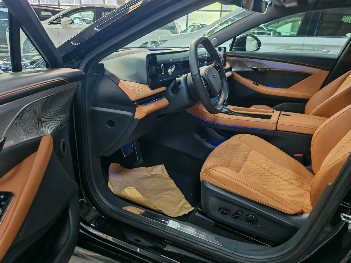 2024 Voyah ZhuiGuang 1.5T 136HP L4 PHEV 43KWH,autocango,china used car exporter,china ev exporter,chinese used car exporter,chinese used ev exporter