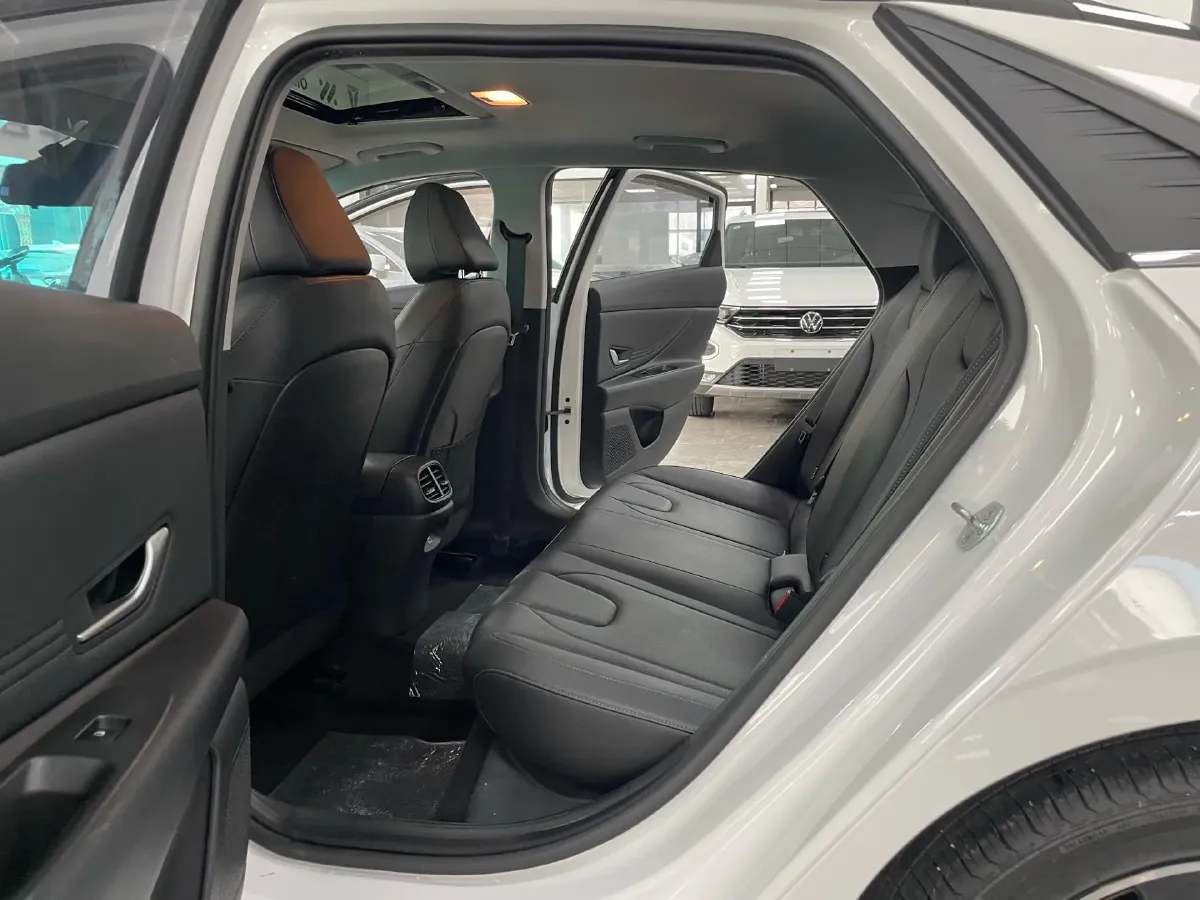 2022 Hyundai Elantra 1.5L 115HP L4 CVT,autocango,china used car exporter,china ev exporter,chinese used car exporter,chinese used ev exporter