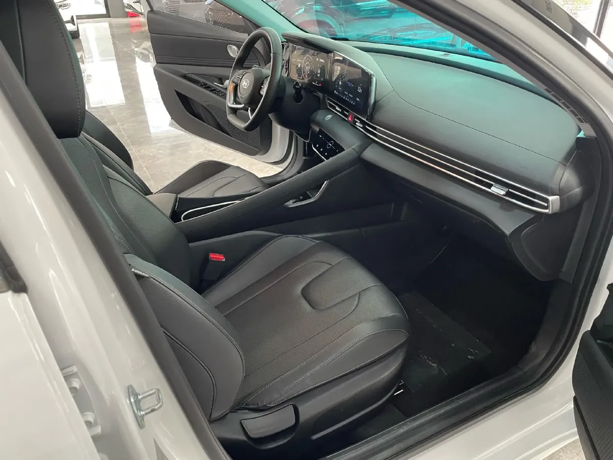 2022 Hyundai Elantra 1.5L 115HP L4 CVT,autocango,china used car exporter,china ev exporter,chinese used car exporter,chinese used ev exporter