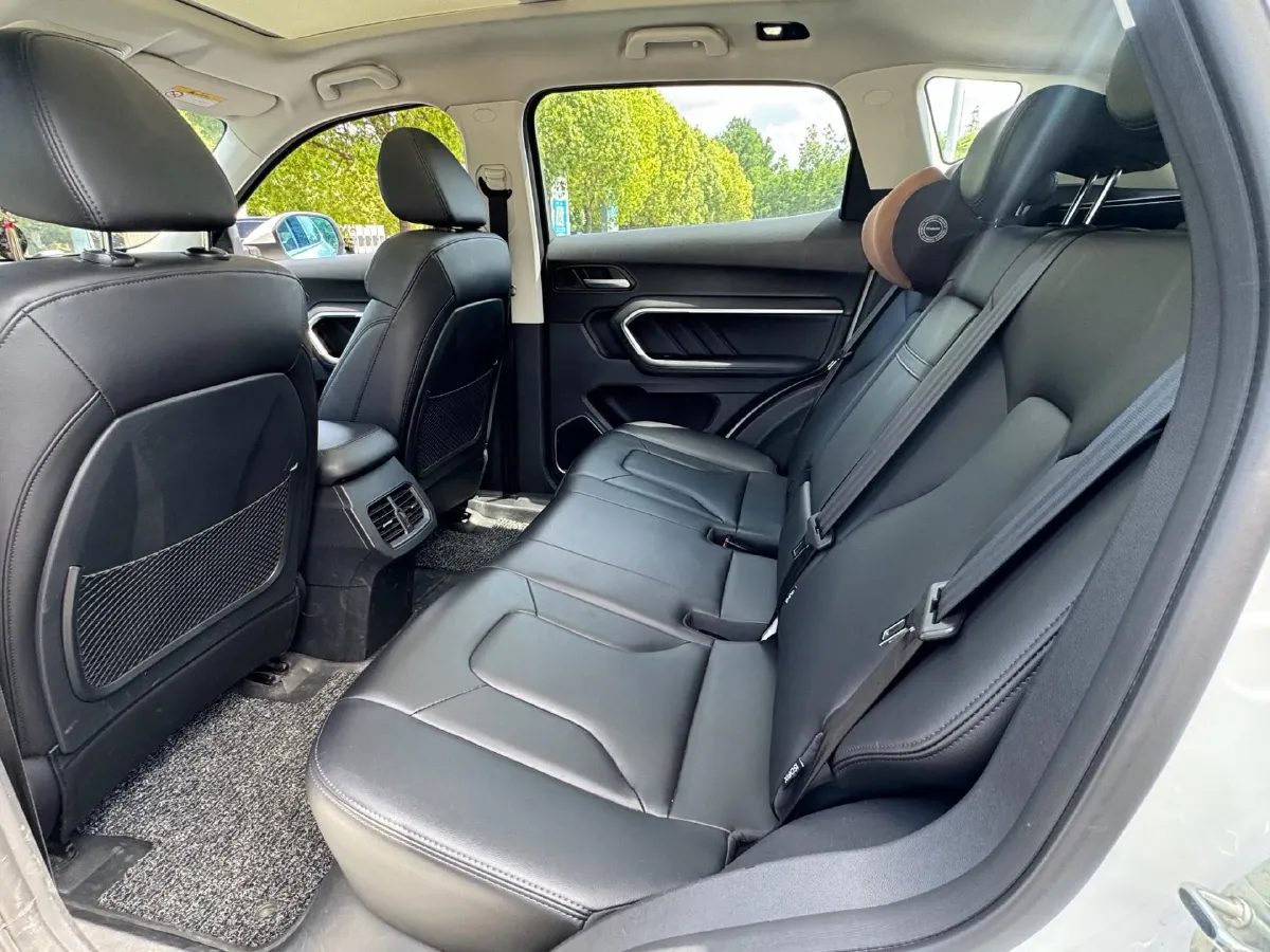 2017 Haval H6 2.0T 197HP L4 7DCT,autocango,china used car exporter,china ev exporter,chinese used car exporter,chinese used ev exporter
