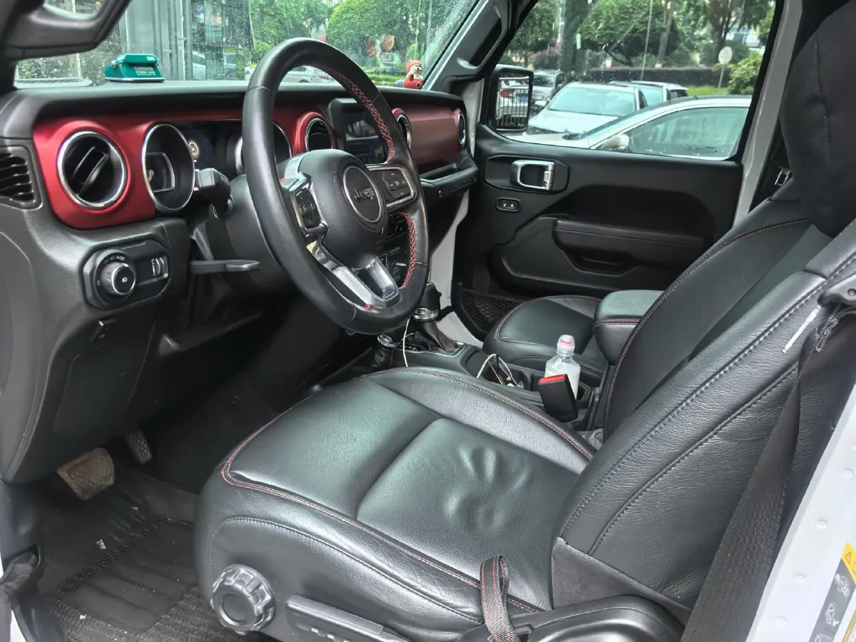 2021 Jeep Wrangler 2.0T 266HP L4 8AT,autocango,china used car exporter,china ev exporter,chinese used car exporter,chinese used ev exporter