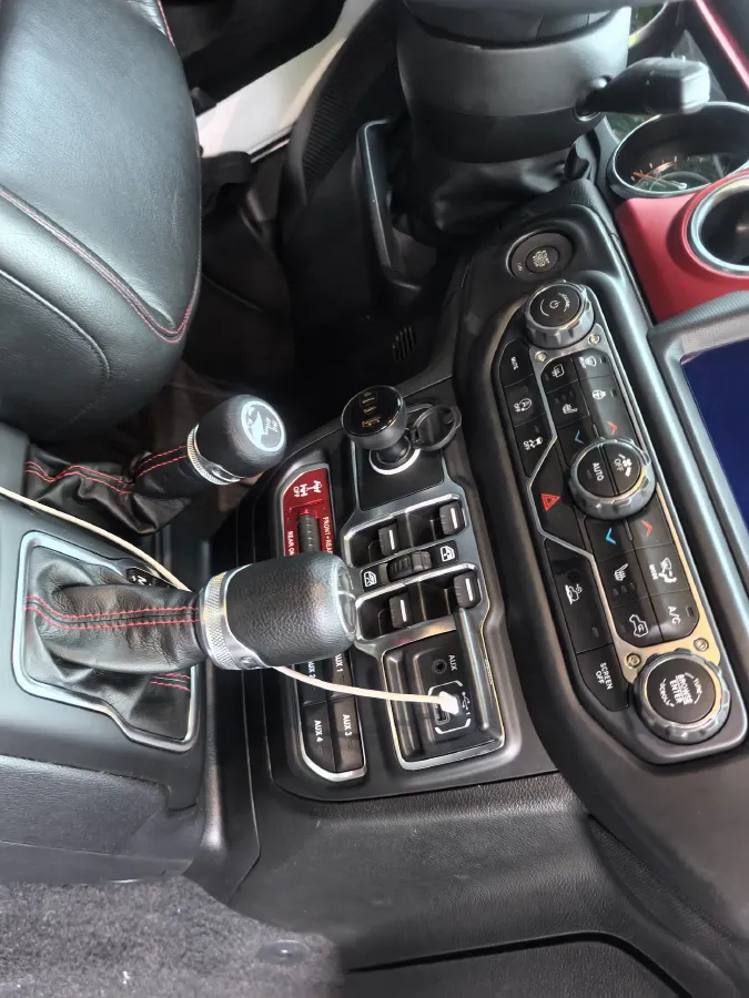 2021 Jeep Wrangler 2.0T 266HP L4 8AT,autocango,china used car exporter,china ev exporter,chinese used car exporter,chinese used ev exporter