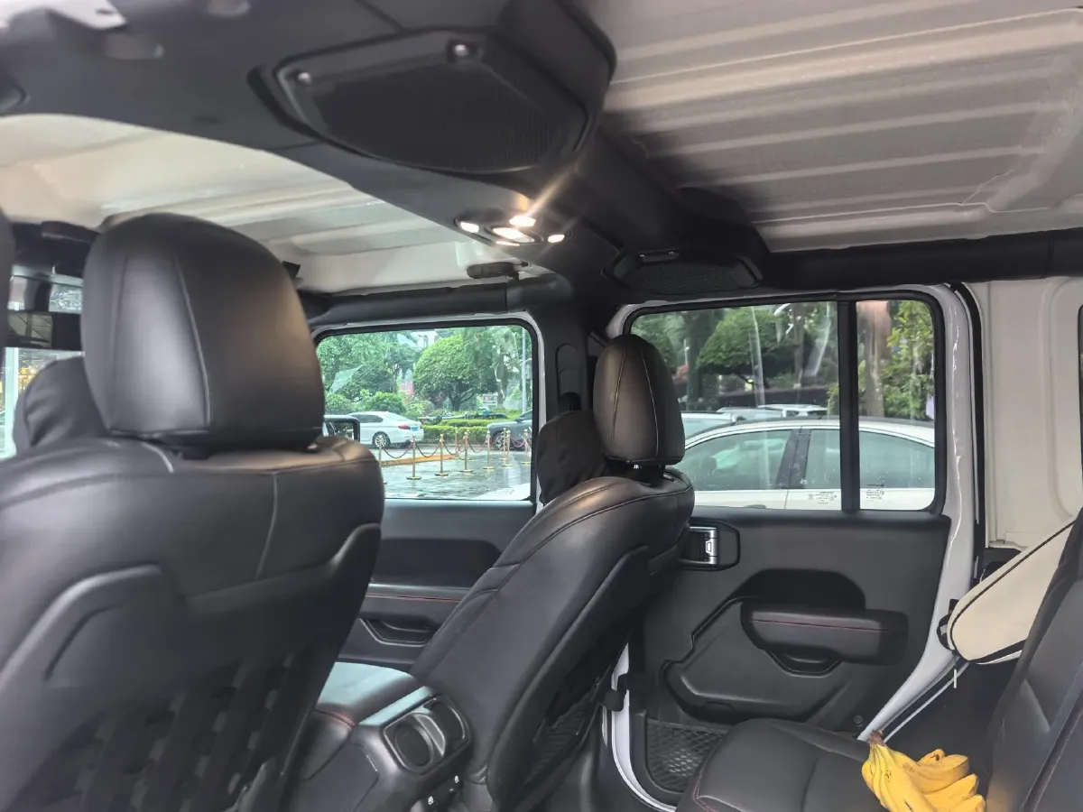 2021 Jeep Wrangler 2.0T 266HP L4 8AT,autocango,china used car exporter,china ev exporter,chinese used car exporter,chinese used ev exporter