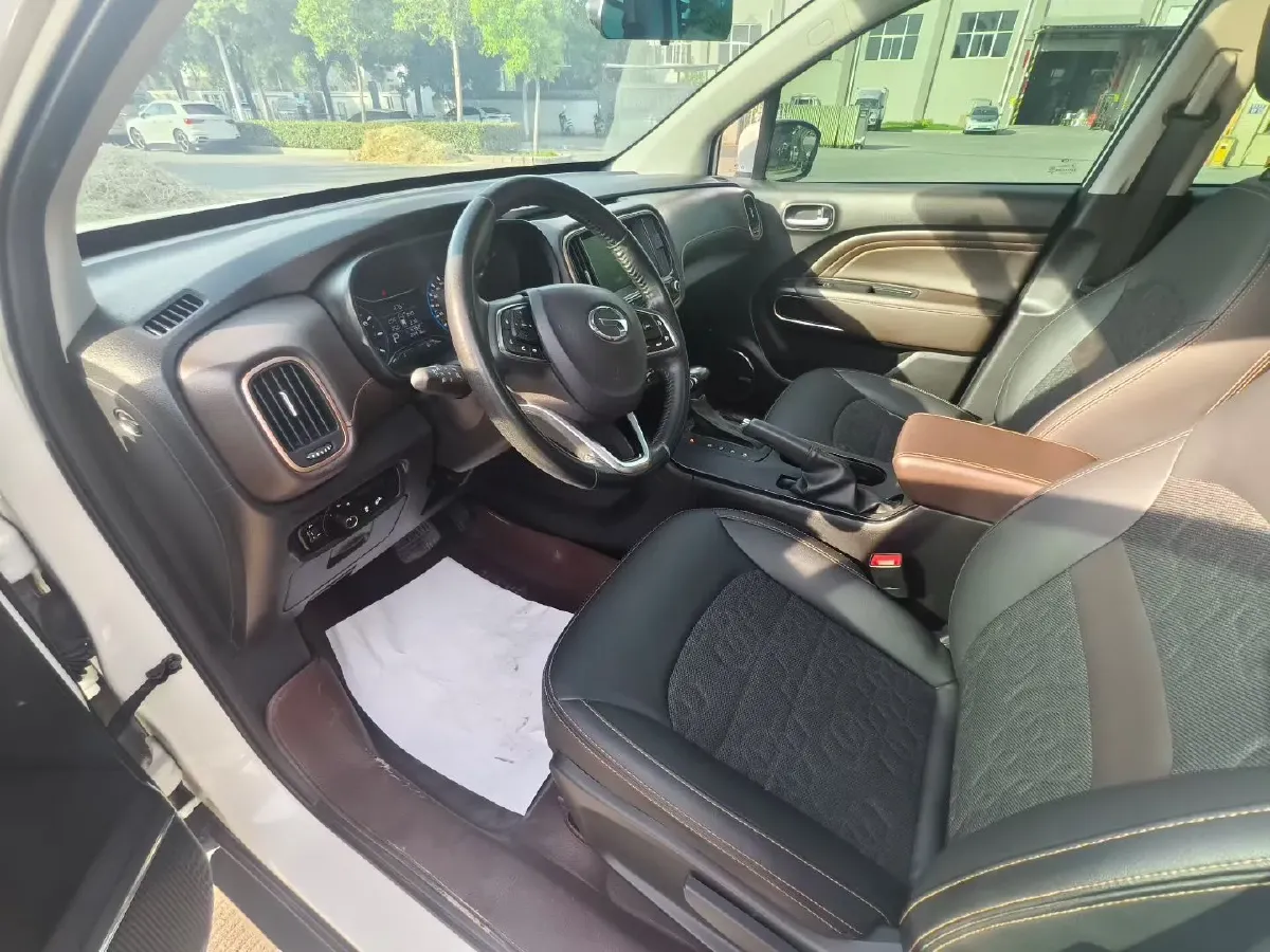 2020 GAC Trumpchi GS3 1.5T 163HP L3 7DCT,autocango,china used car exporter,china ev exporter,chinese used car exporter,chinese used ev exporter