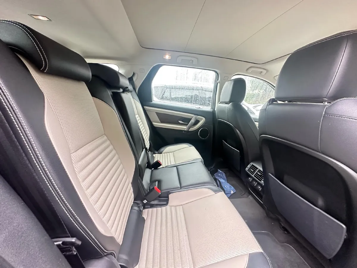 2020 Land Rover Discovery Sport 2.0T 249HP L4 9AT,autocango,china used car exporter,china ev exporter,chinese used car exporter,chinese used ev exporter
