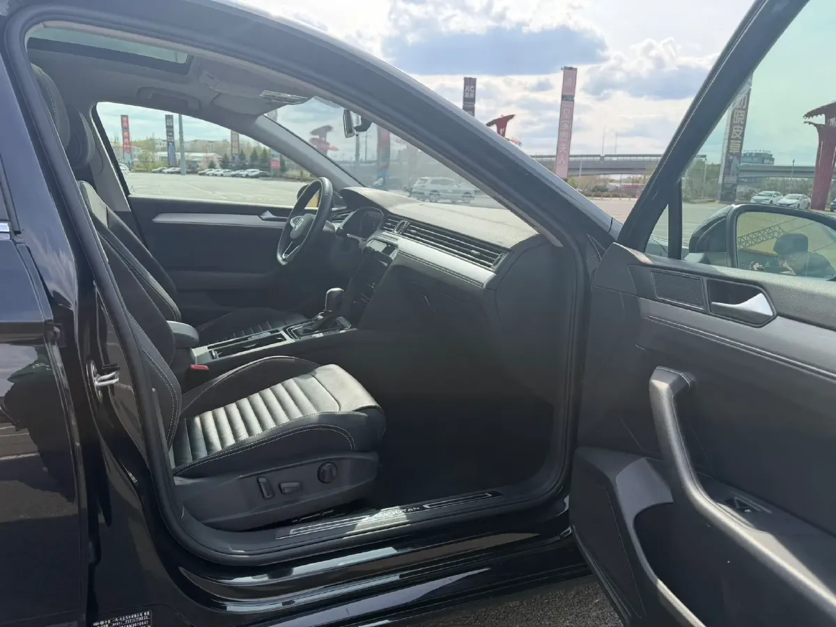 2020 Volkswagen Magotan 1.4T 150HP L4 7DCT,autocango,china used car exporter,china ev exporter,chinese used car exporter,chinese used ev exporter
