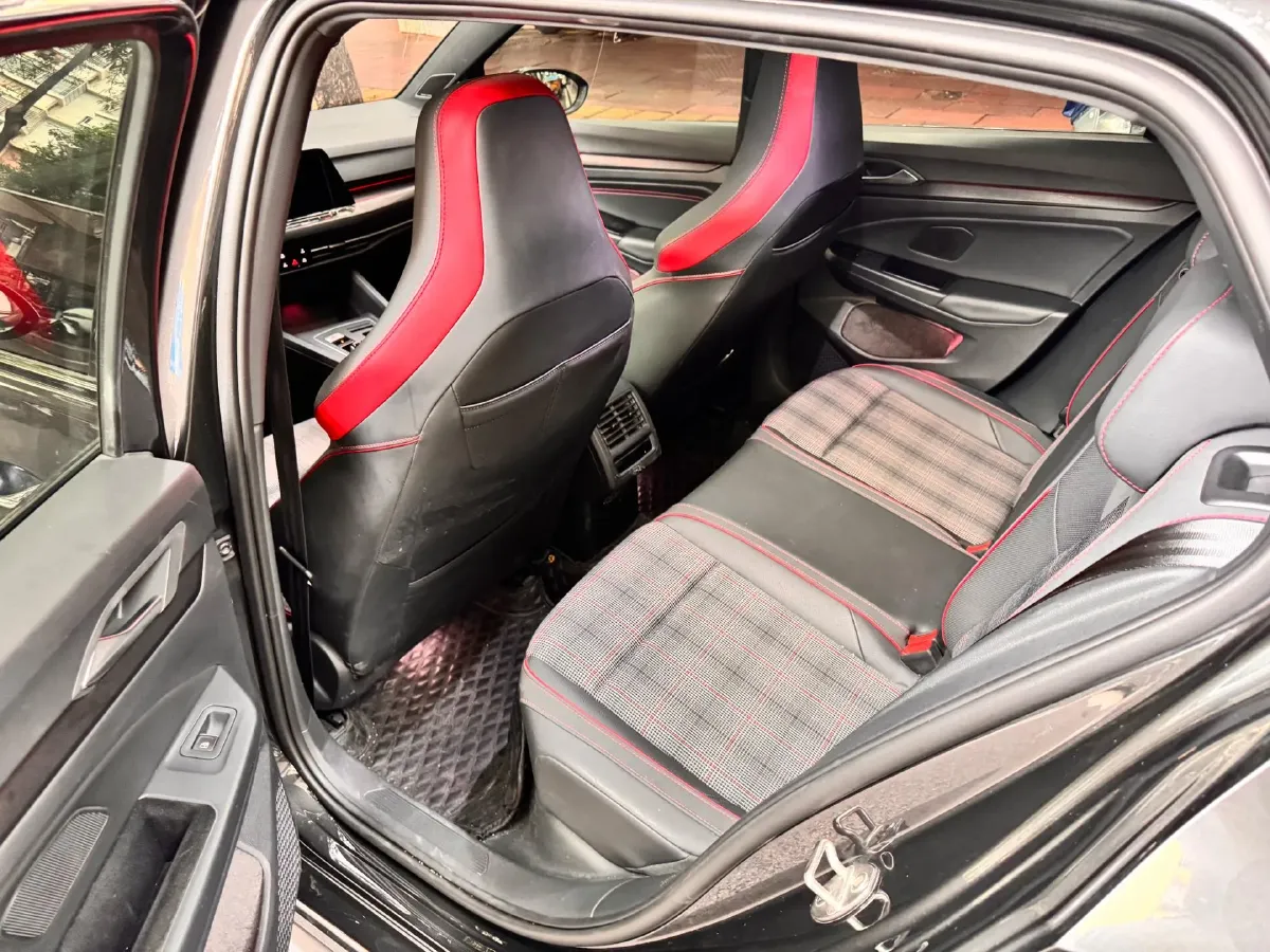 2021 Volkswagen GolfGTI 2.0T 220HP L4 7DCT,autocango,china used car exporter,china ev exporter,chinese used car exporter,chinese used ev exporter