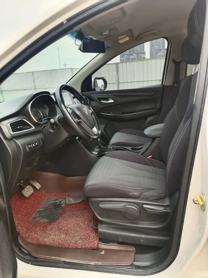 2019 BaoJun 730 1.5T 151HP L4 CVT,autocango,china used car exporter,china ev exporter,chinese used car exporter,chinese used ev exporter