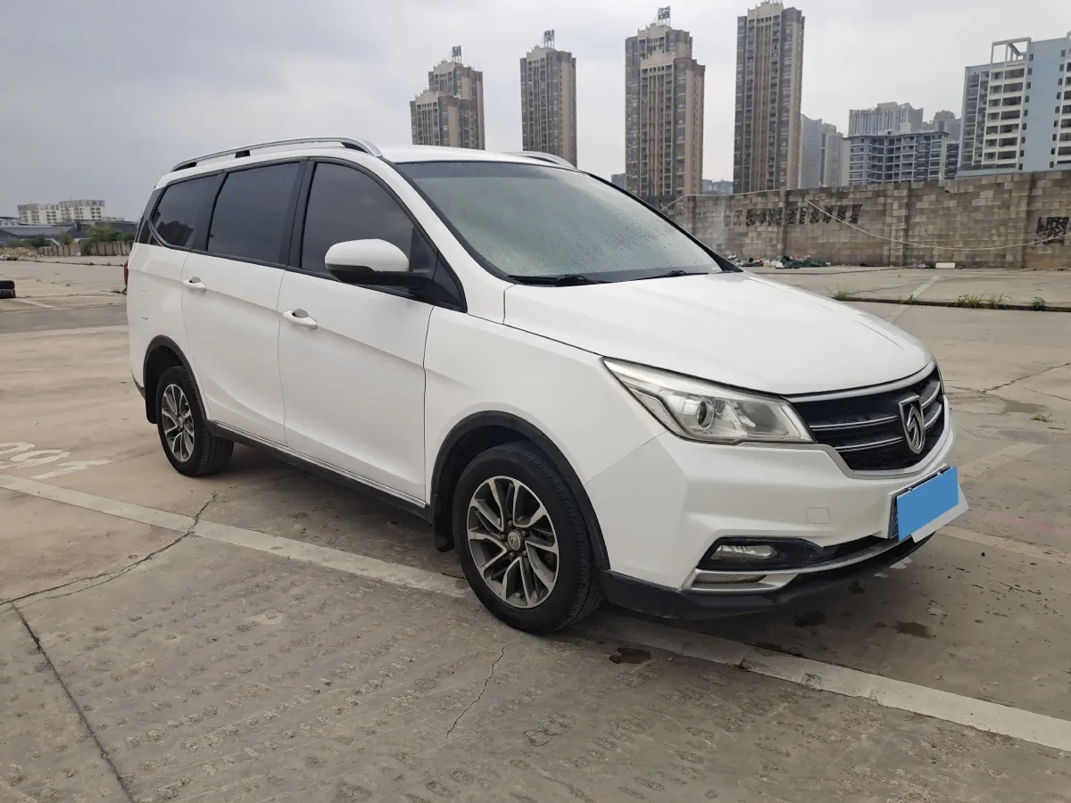 2019 BaoJun 730 1.5T 151HP L4 CVT,autocango,china used car exporter,china ev exporter,chinese used car exporter,chinese used ev exporter