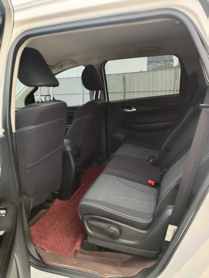 2019 BaoJun 730 1.5T 151HP L4 CVT,autocango,china used car exporter,china ev exporter,chinese used car exporter,chinese used ev exporter