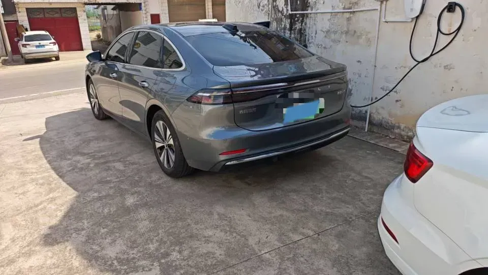 2025 Geely Galaxy A7 1.5L 112HP L4 1DHT PHEV,autocango,china used car exporter,china ev exporter,chinese used car exporter,chinese used ev exporter