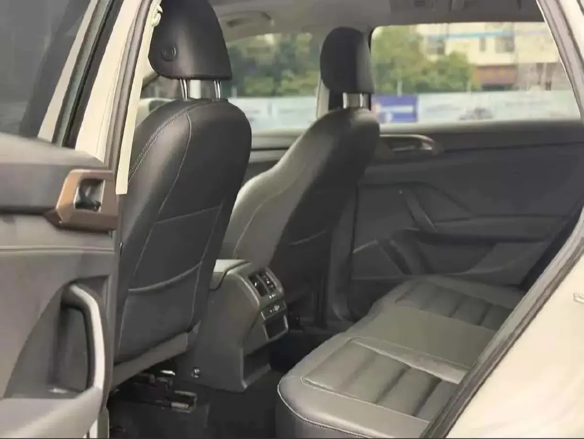 2019 MINI MINI 1.5T 102HP L3 7DCT,autocango,china used car exporter,china ev exporter,chinese used car exporter,chinese used ev exporter