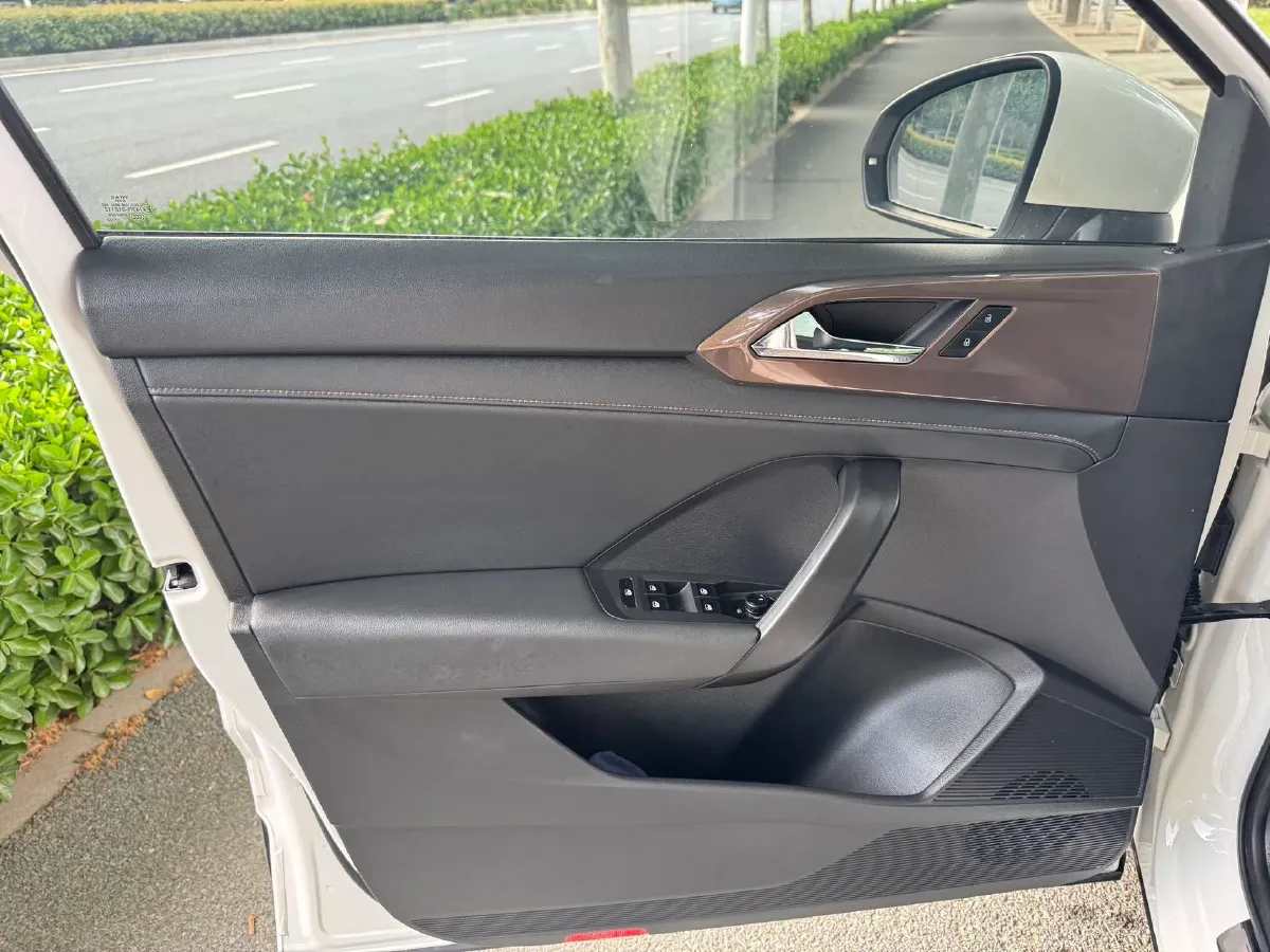 2022 Volkswagen Tharu 1.4T 150HP L4 7DCT,autocango,china used car exporter,china ev exporter,chinese used car exporter,chinese used ev exporter