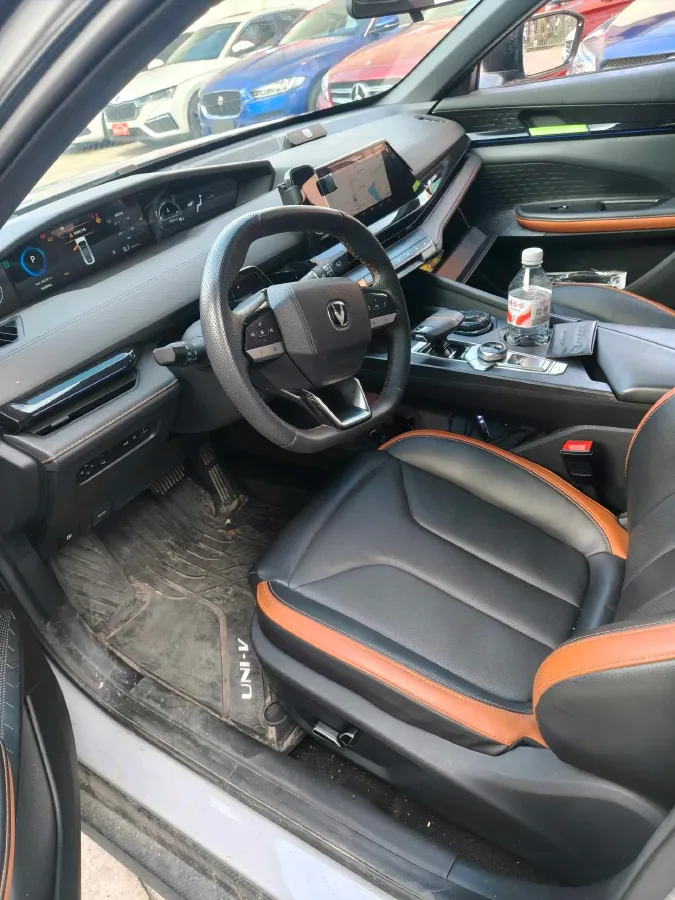 2023 ChangAn UNI-V 1.5T 188HP L4 7DCT,autocango,china used car exporter,china ev exporter,chinese used car exporter,chinese used ev exporter