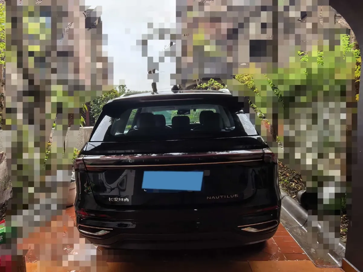 2025 Lincoln Nautilus 2.0T 261HP L4 8AT,autocango,china used car exporter,china ev exporter,chinese used car exporter,chinese used ev exporter