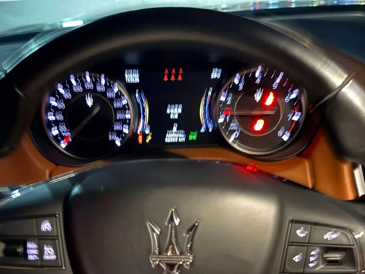 2021 Maserati Ghibli 2.0T 330HP L4 8AT,autocango,china used car exporter,china ev exporter,chinese used car exporter,chinese used ev exporter