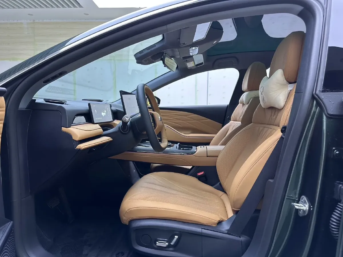 2025 Geely Galaxy Starshine 8 1.5L 112HP L4 1DHT PHEV,autocango,china used car exporter,china ev exporter,chinese used car exporter,chinese used ev exporter