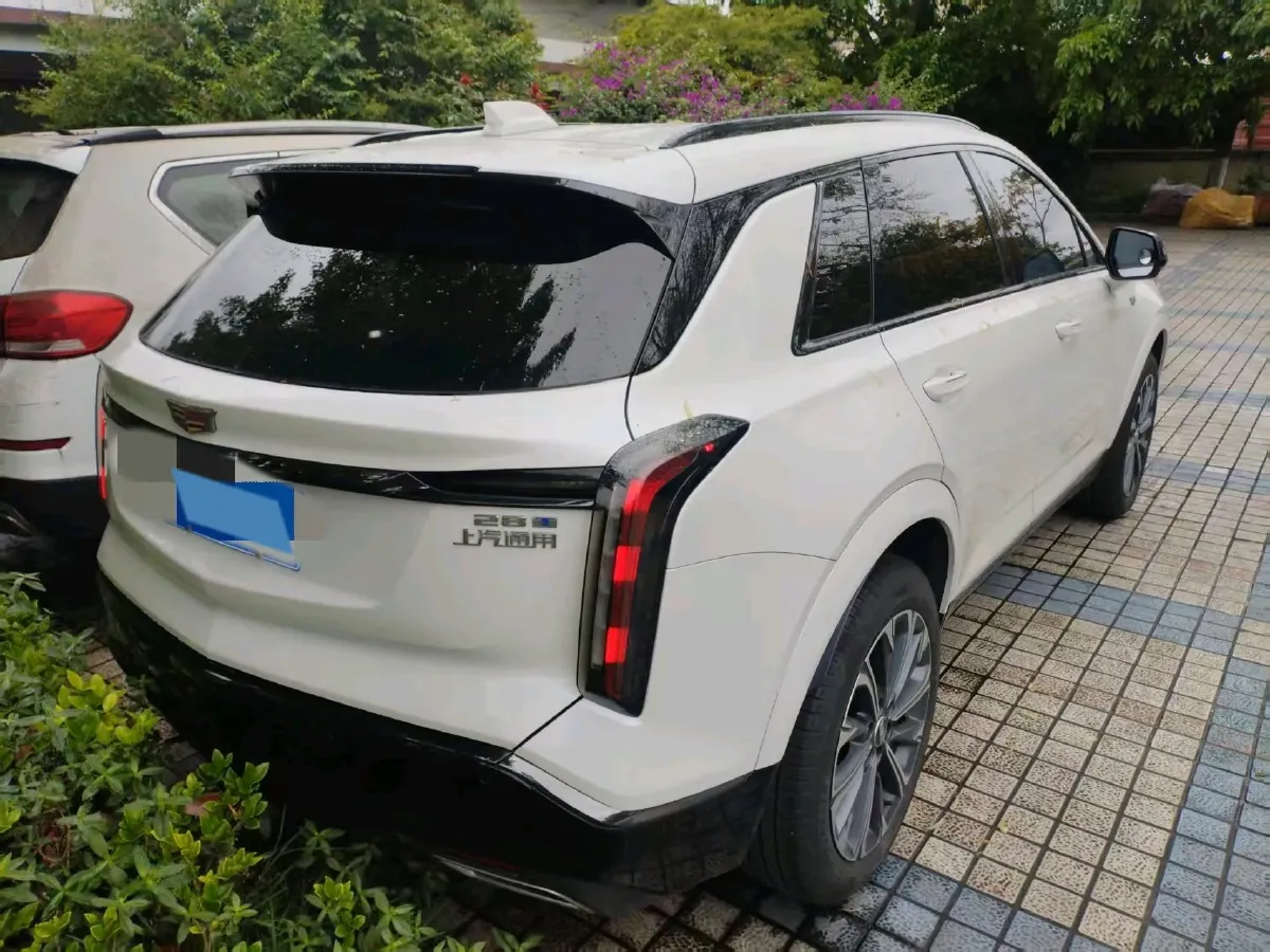 2025 Cadillac XT5 2.0T 237HP L4 9AT,autocango,china used car exporter,china ev exporter,chinese used car exporter,chinese used ev exporter
