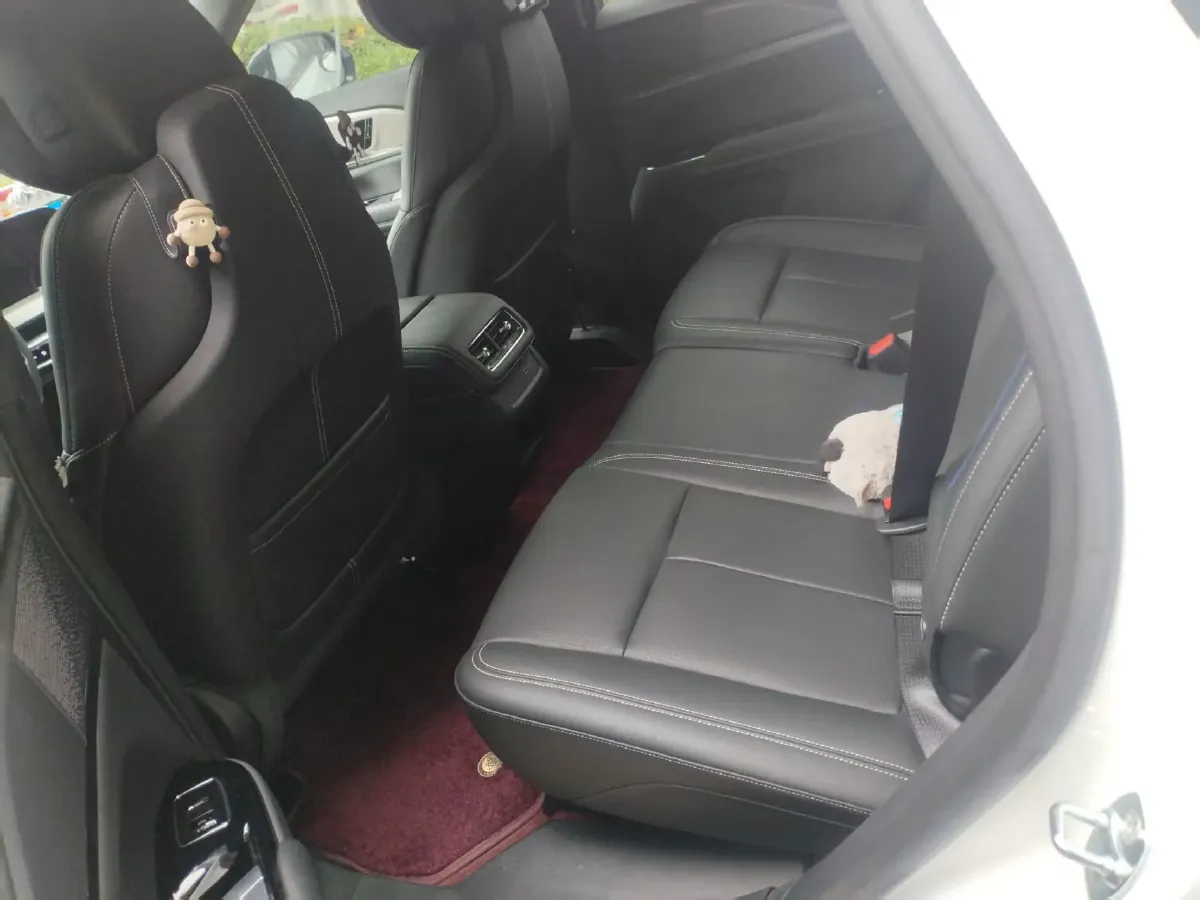 2025 Cadillac XT5 2.0T 237HP L4 9AT,autocango,china used car exporter,china ev exporter,chinese used car exporter,chinese used ev exporter