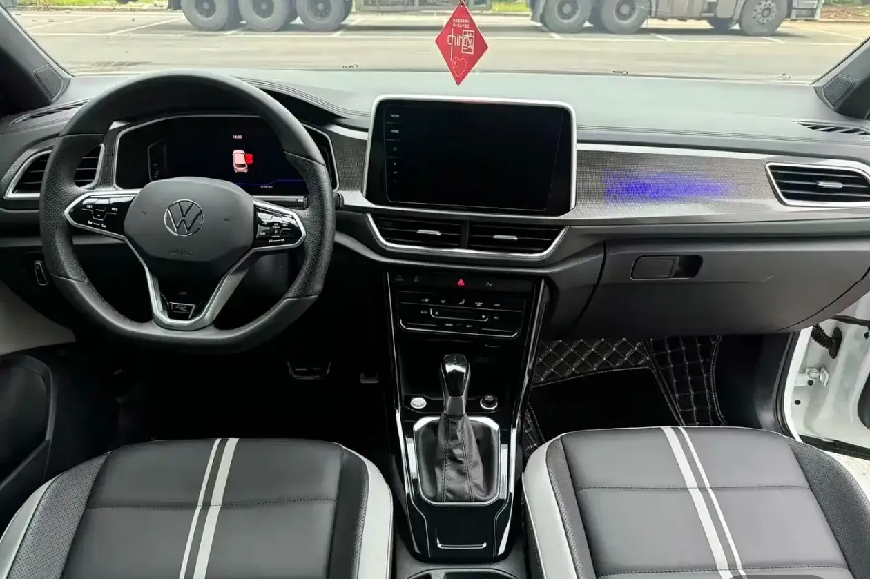 2024 Volkswagen T-Roc 1.5T 160HP L4 7DCT,autocango,china used car exporter,china ev exporter,chinese used car exporter,chinese used ev exporter