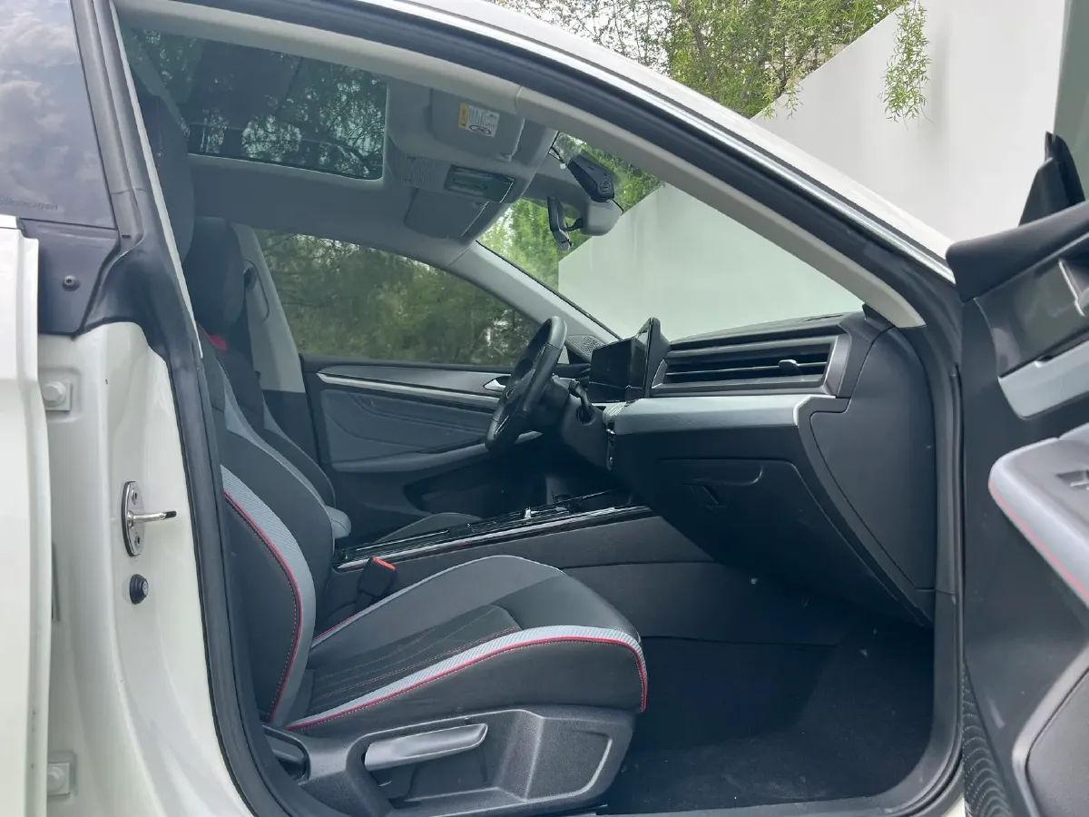2023 Volkswagen Lamando 1.4T 150HP L4 7DCT,autocango,china used car exporter,china ev exporter,chinese used car exporter,chinese used ev exporter