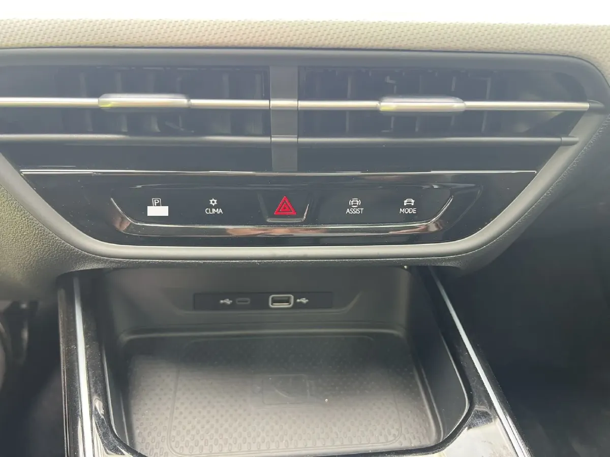2023 Volkswagen Lamando 1.4T 150HP L4 7DCT,autocango,china used car exporter,china ev exporter,chinese used car exporter,chinese used ev exporter