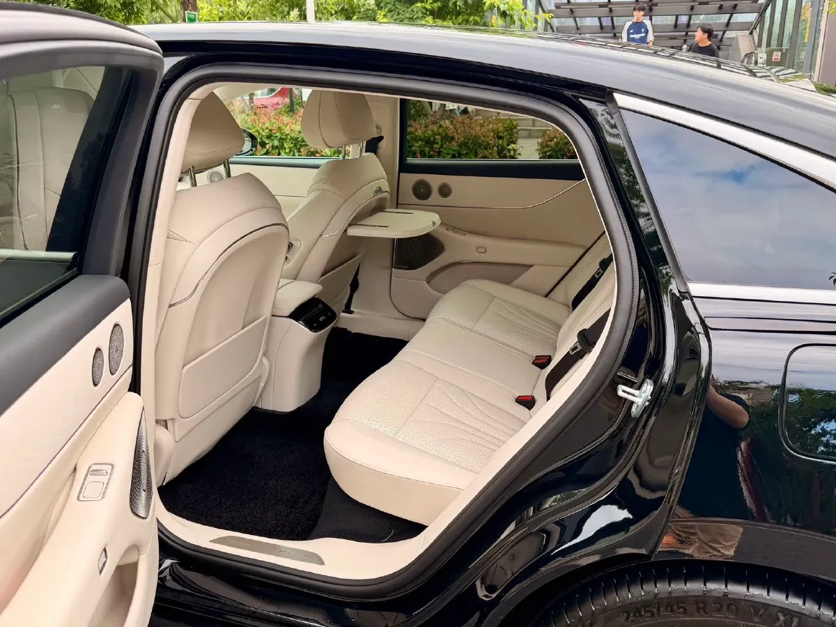 2026 Voyah ZhuiGuang L 1.5T 150HP L4 PHEV,autocango,china used car exporter,china ev exporter,chinese used car exporter,chinese used ev exporter