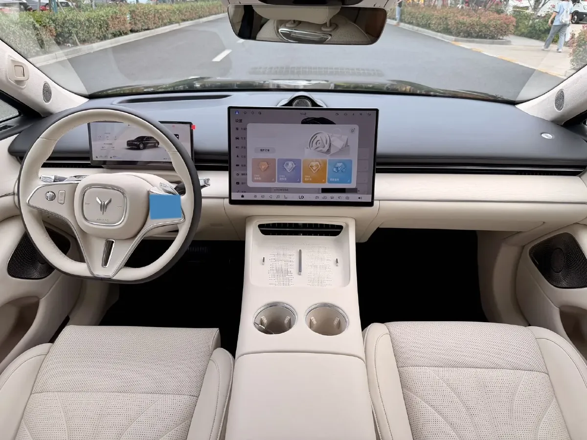 2026 Voyah ZhuiGuang L 1.5T 150HP L4 PHEV,autocango,china used car exporter,china ev exporter,chinese used car exporter,chinese used ev exporter