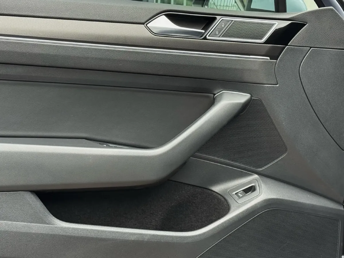 2020 Volkswagen Magotan 2.0T 186HP L4 7DCT,autocango,china used car exporter,china ev exporter,chinese used car exporter,chinese used ev exporter