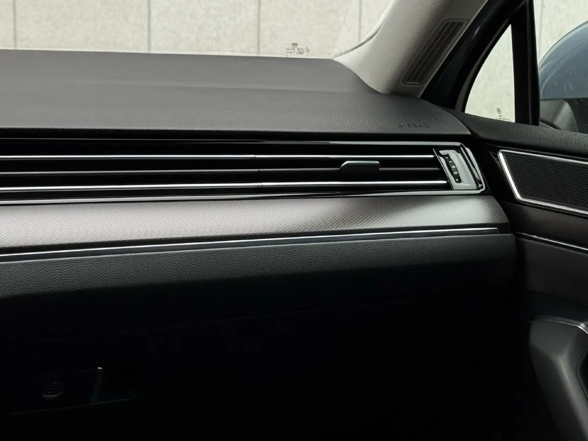 2020 Volkswagen Magotan 2.0T 186HP L4 7DCT,autocango,china used car exporter,china ev exporter,chinese used car exporter,chinese used ev exporter