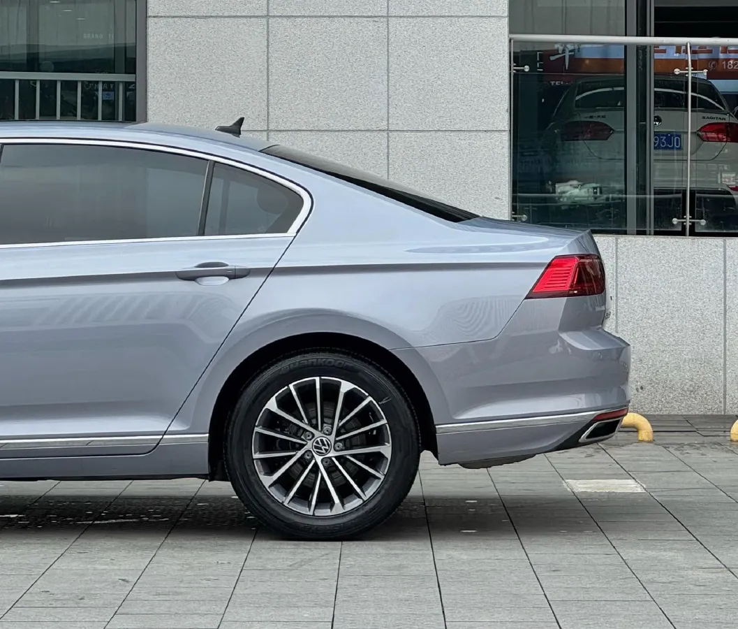 2020 Volkswagen Magotan 2.0T 186HP L4 7DCT,autocango,china used car exporter,china ev exporter,chinese used car exporter,chinese used ev exporter