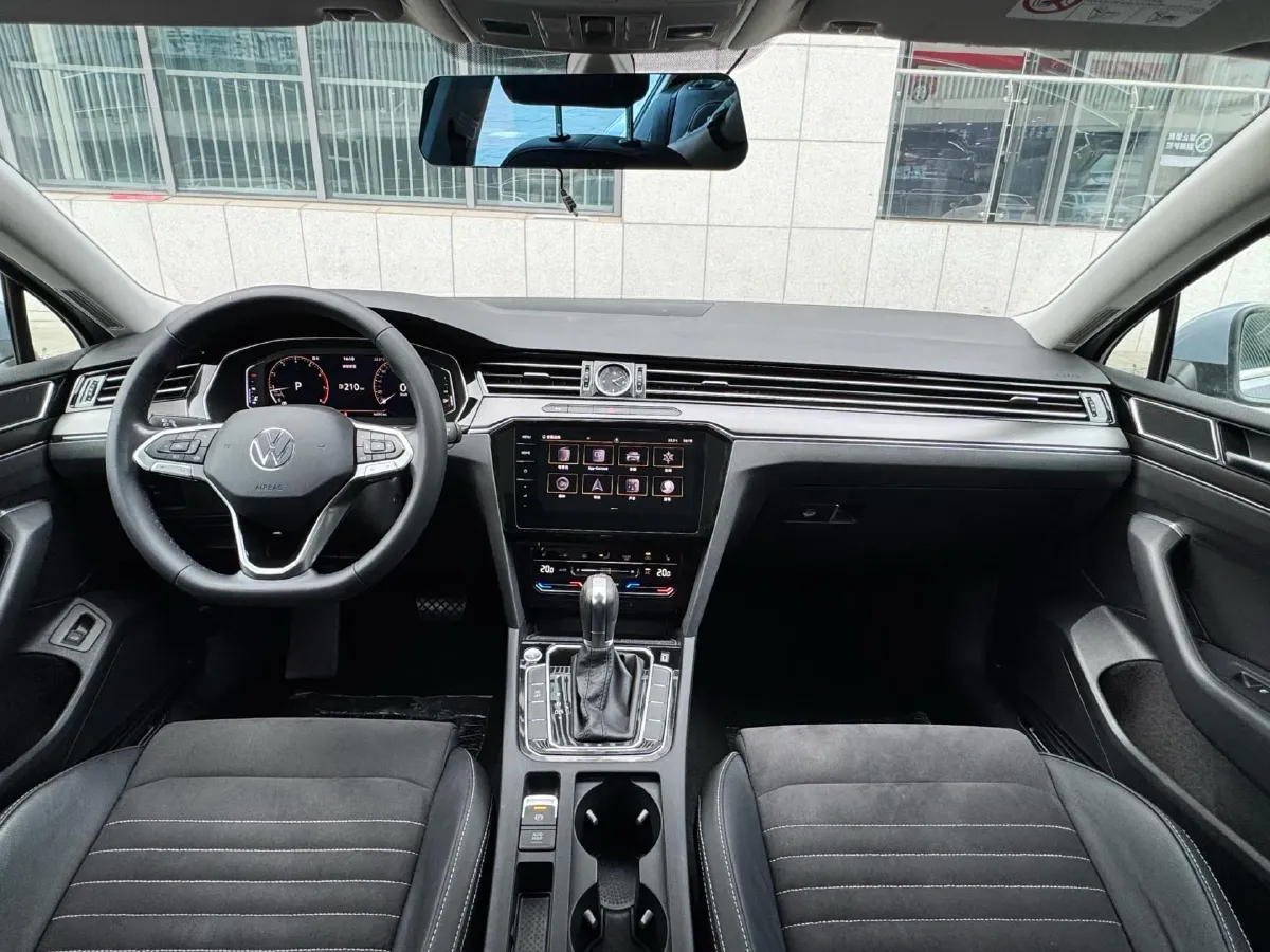 2020 Volkswagen Magotan 2.0T 186HP L4 7DCT,autocango,china used car exporter,china ev exporter,chinese used car exporter,chinese used ev exporter