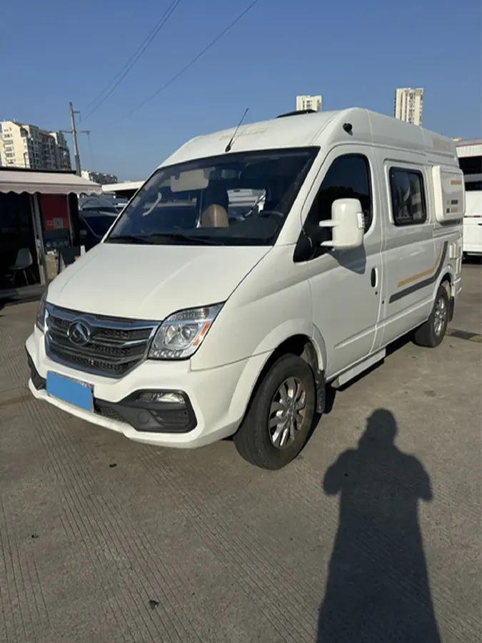 2021 MAXUS XinTu V80 2.0T 127HP L4 6MT,autocango,china used car exporter,china ev exporter,chinese used car exporter,chinese used ev exporter