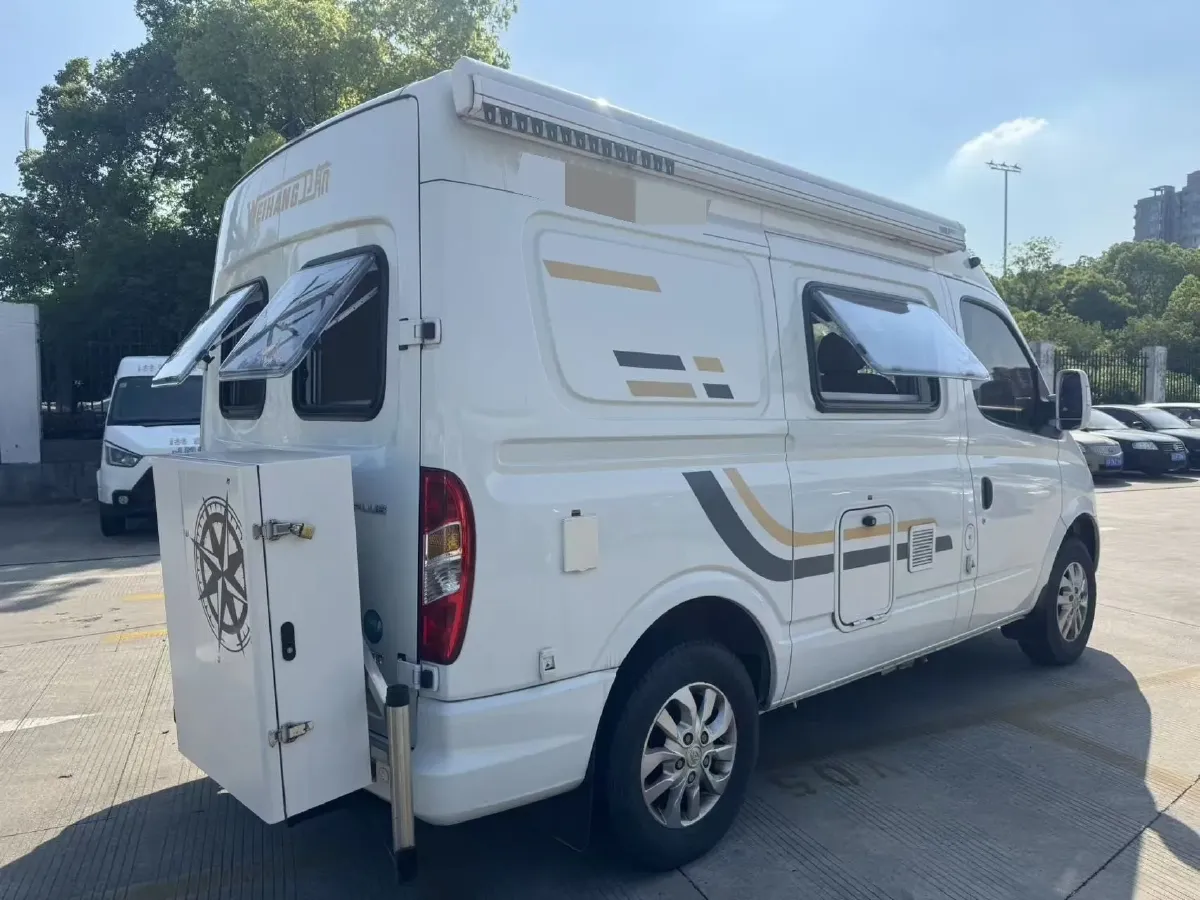 2021 MAXUS XinTu V80 2.0T 127HP L4 6MT,autocango,china used car exporter,china ev exporter,chinese used car exporter,chinese used ev exporter