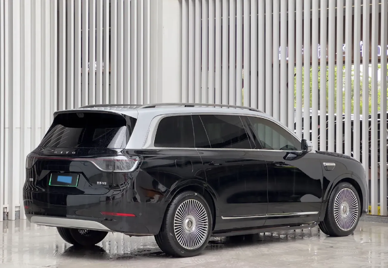 2025 AITO AITO M9 REEV 160HP REEV 52KWH,autocango,china used car exporter,china ev exporter,chinese used car exporter,chinese used ev exporter