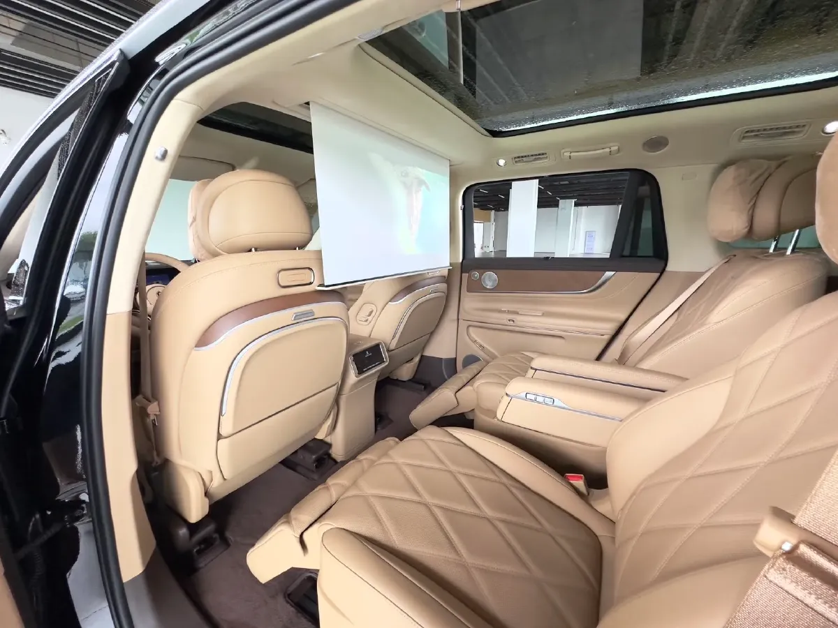 2025 AITO AITO M9 REEV 160HP REEV 52KWH,autocango,china used car exporter,china ev exporter,chinese used car exporter,chinese used ev exporter