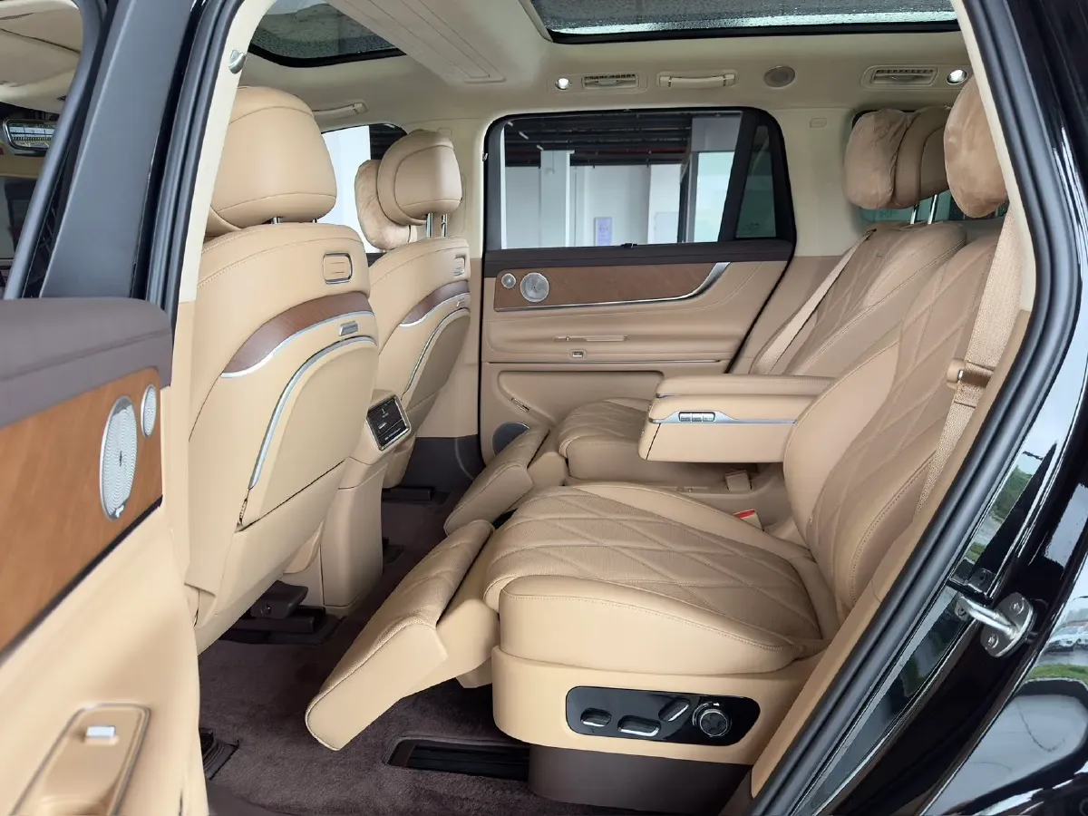 2025 AITO AITO M9 REEV 160HP REEV 52KWH,autocango,china used car exporter,china ev exporter,chinese used car exporter,chinese used ev exporter