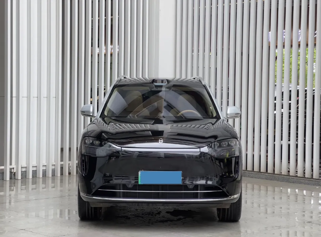 2025 AITO AITO M9 REEV 160HP REEV 52KWH,autocango,china used car exporter,china ev exporter,chinese used car exporter,chinese used ev exporter